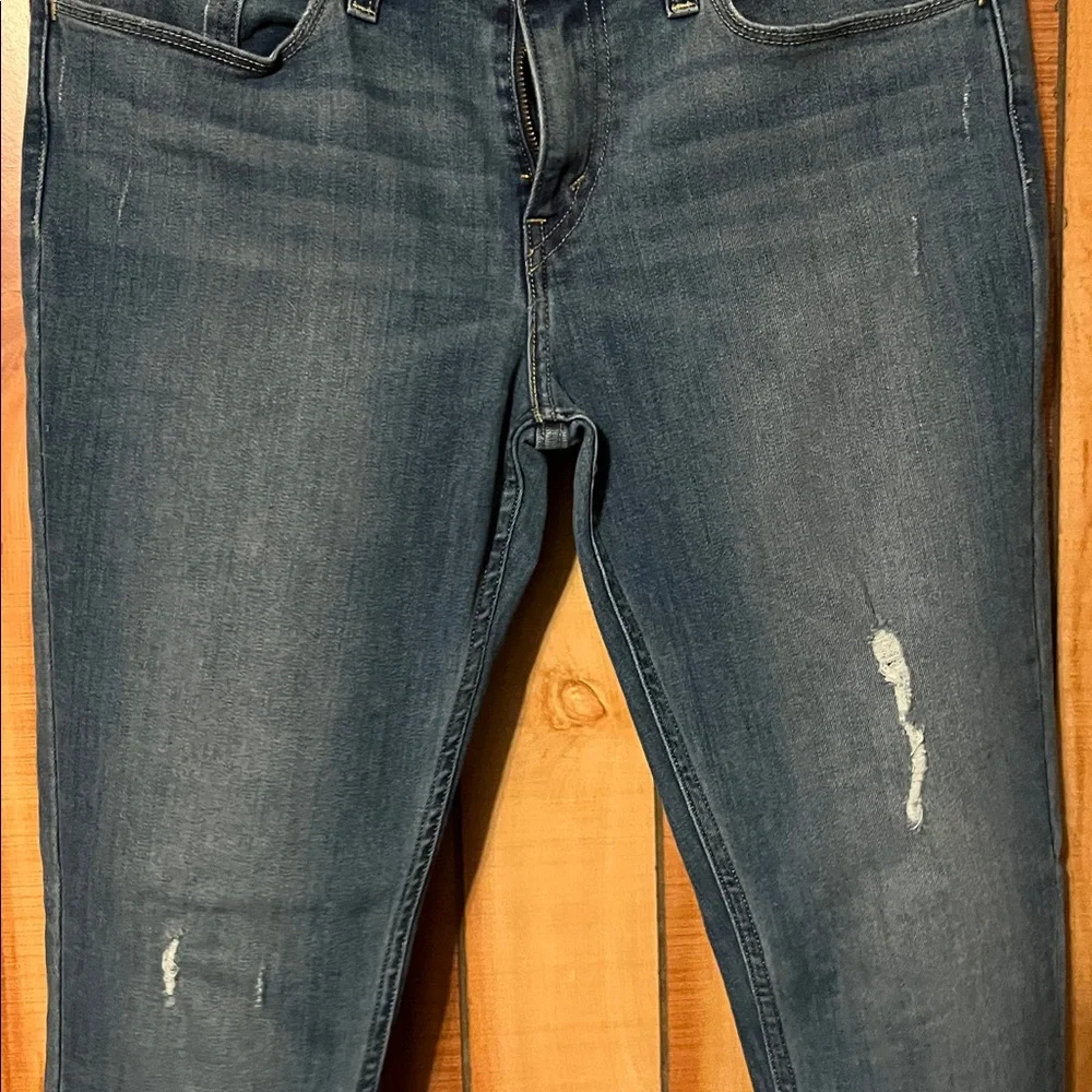 Levi's Women's Dark Blue Skinny Jeans - Picture 3 of 4